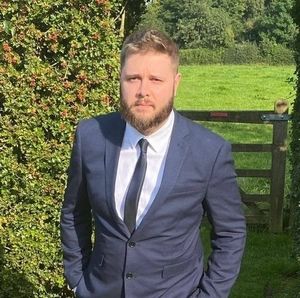 Meet your Posher, Tom